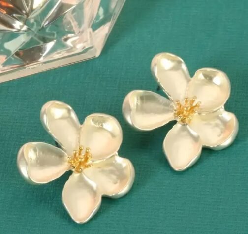 Aretes Flores En Blanco