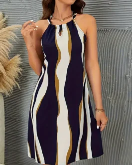 Vestido Con Estampado Geométrico Y Escote Con Llave - Talla S